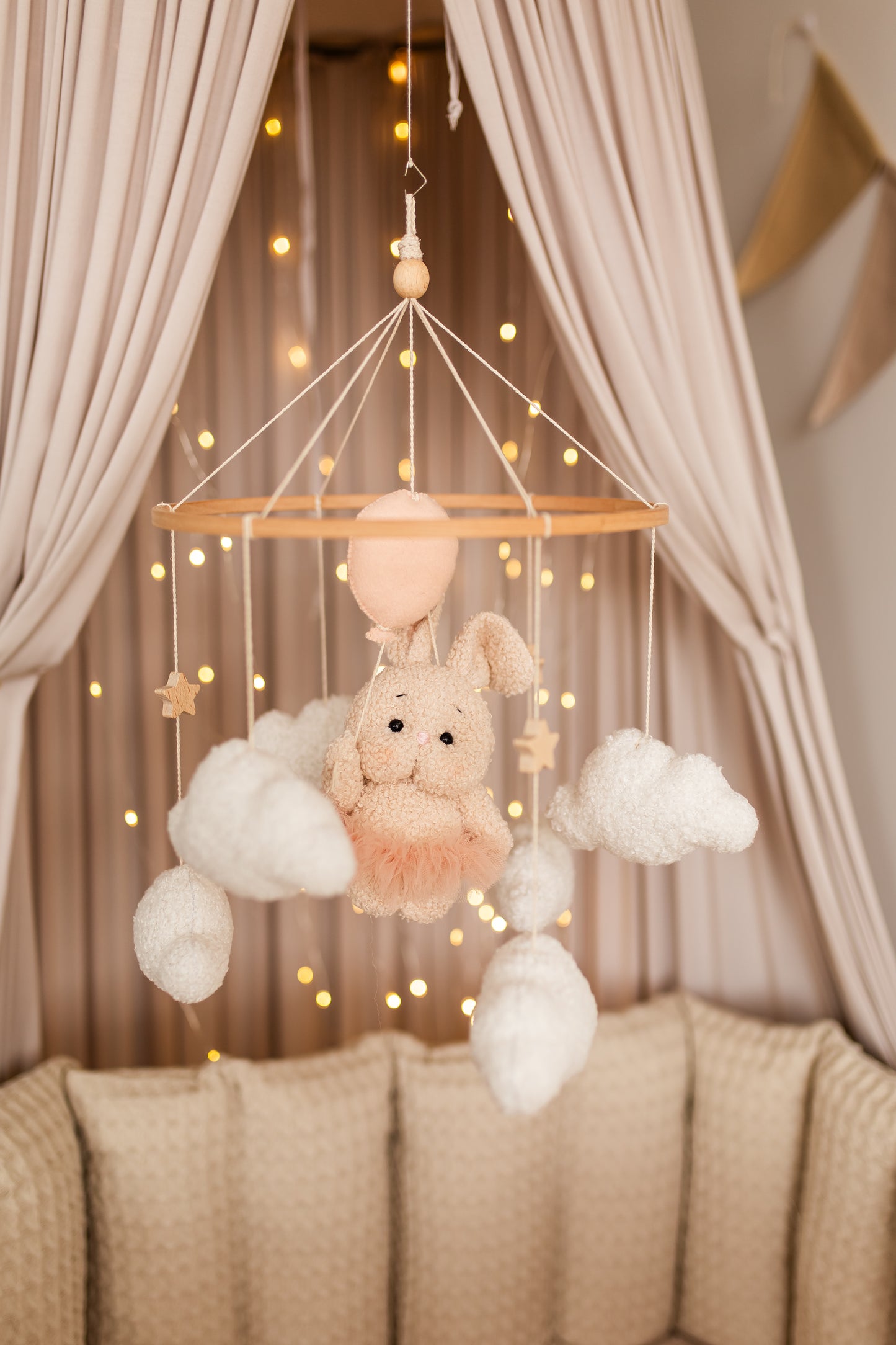 Baloon bunny baby mobile boucle nursery decor for girl
