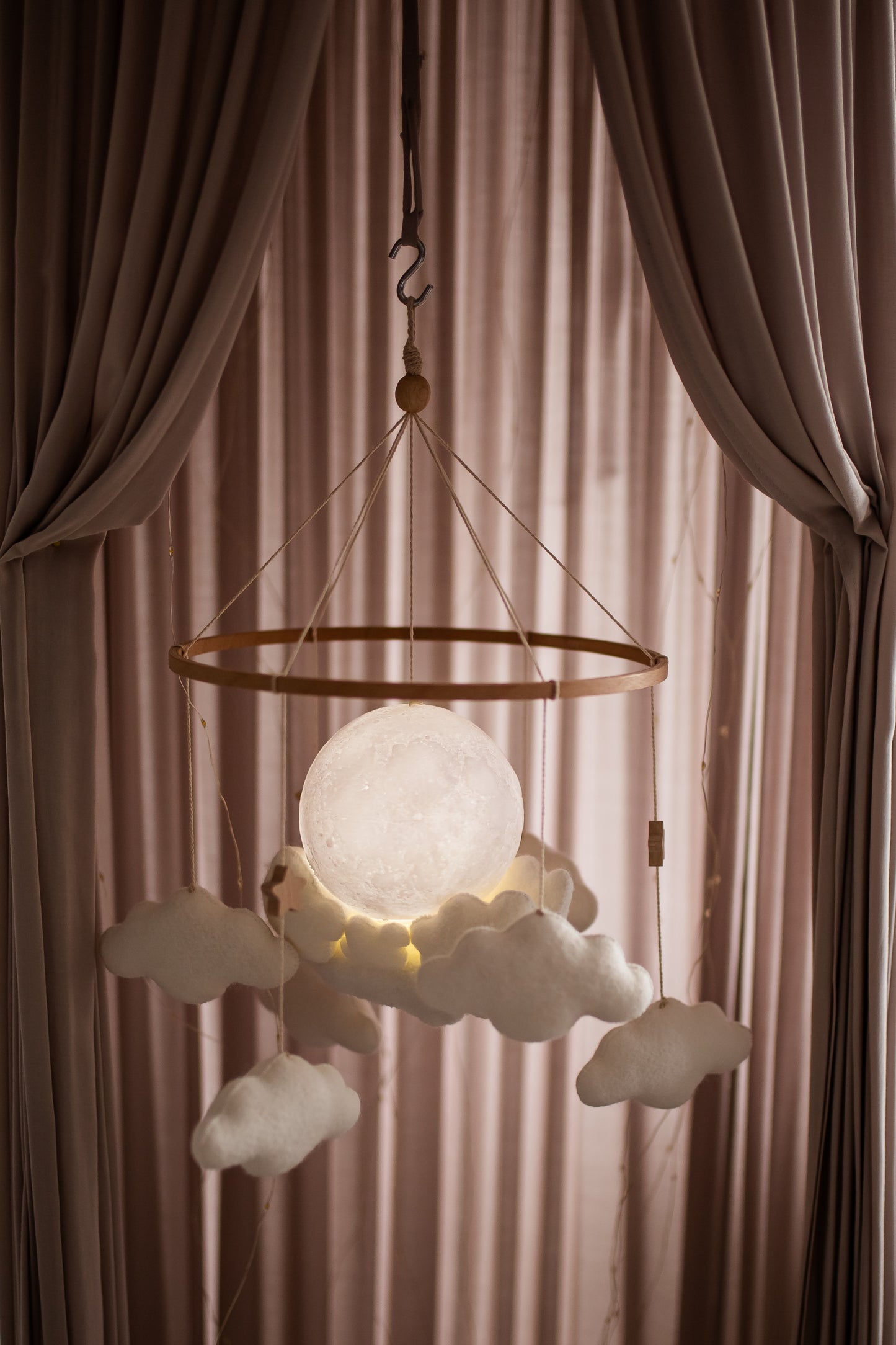 Nursery night light baby crib mobile