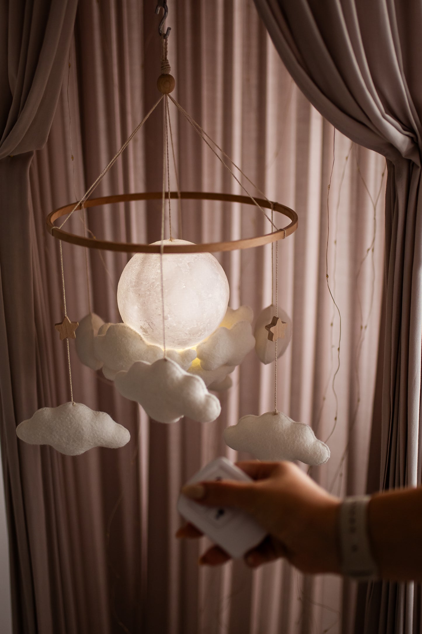 Nursery night light baby crib mobile
