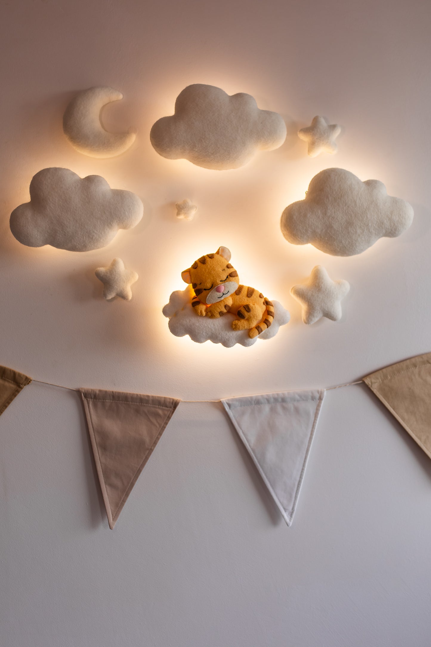 Safari Animal Night Light | Nursery Wall Lamp Set | Giraffe Elephant Tiger Lion