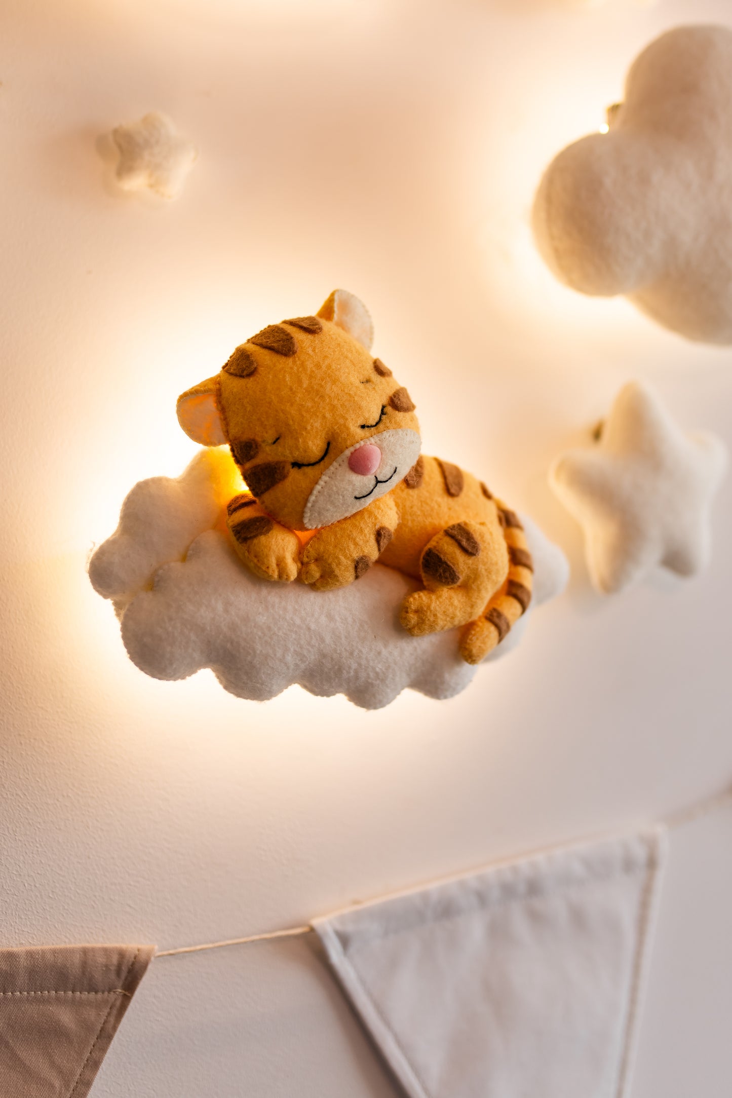 Safari Animal Night Light | Nursery Wall Lamp Set | Giraffe Elephant Tiger Lion