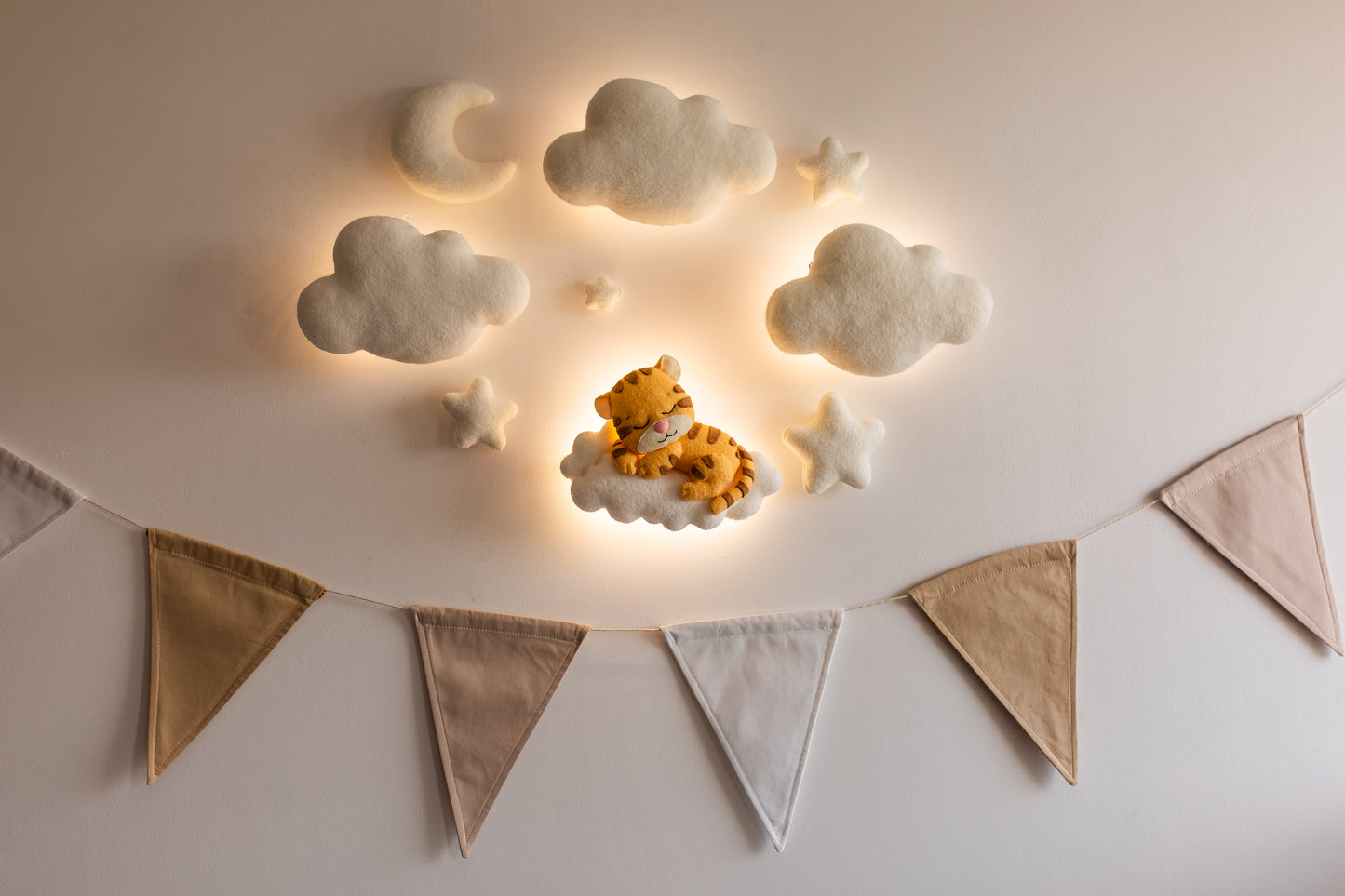 Safari Animal Night Light | Nursery Wall Lamp Set | Giraffe Elephant Tiger Lion