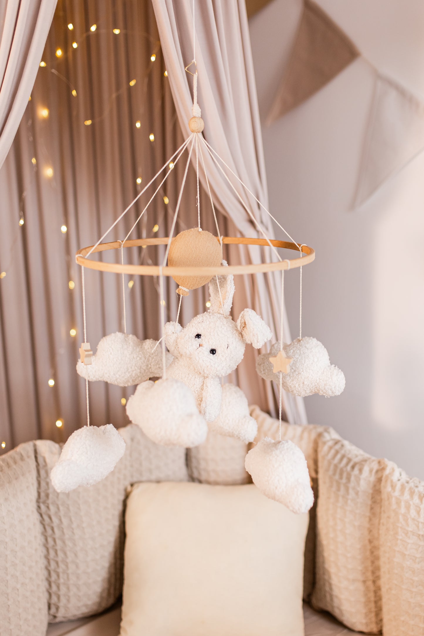 Baloon bunny baby mobile boucle clouds nursery decor